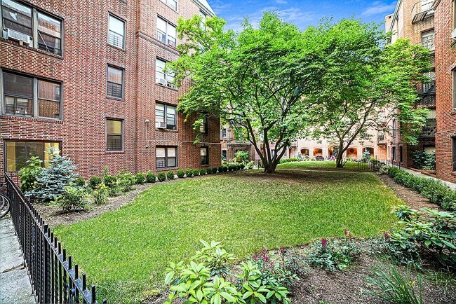 Courtyard - 3353 82nd St