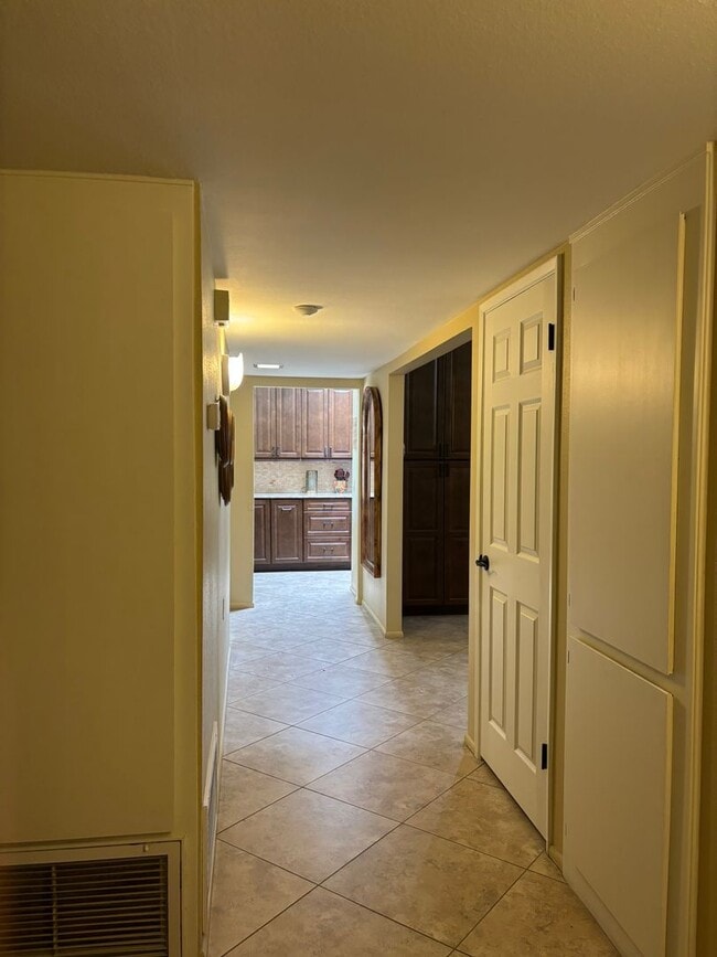 Building Photo - 421 Leisure World