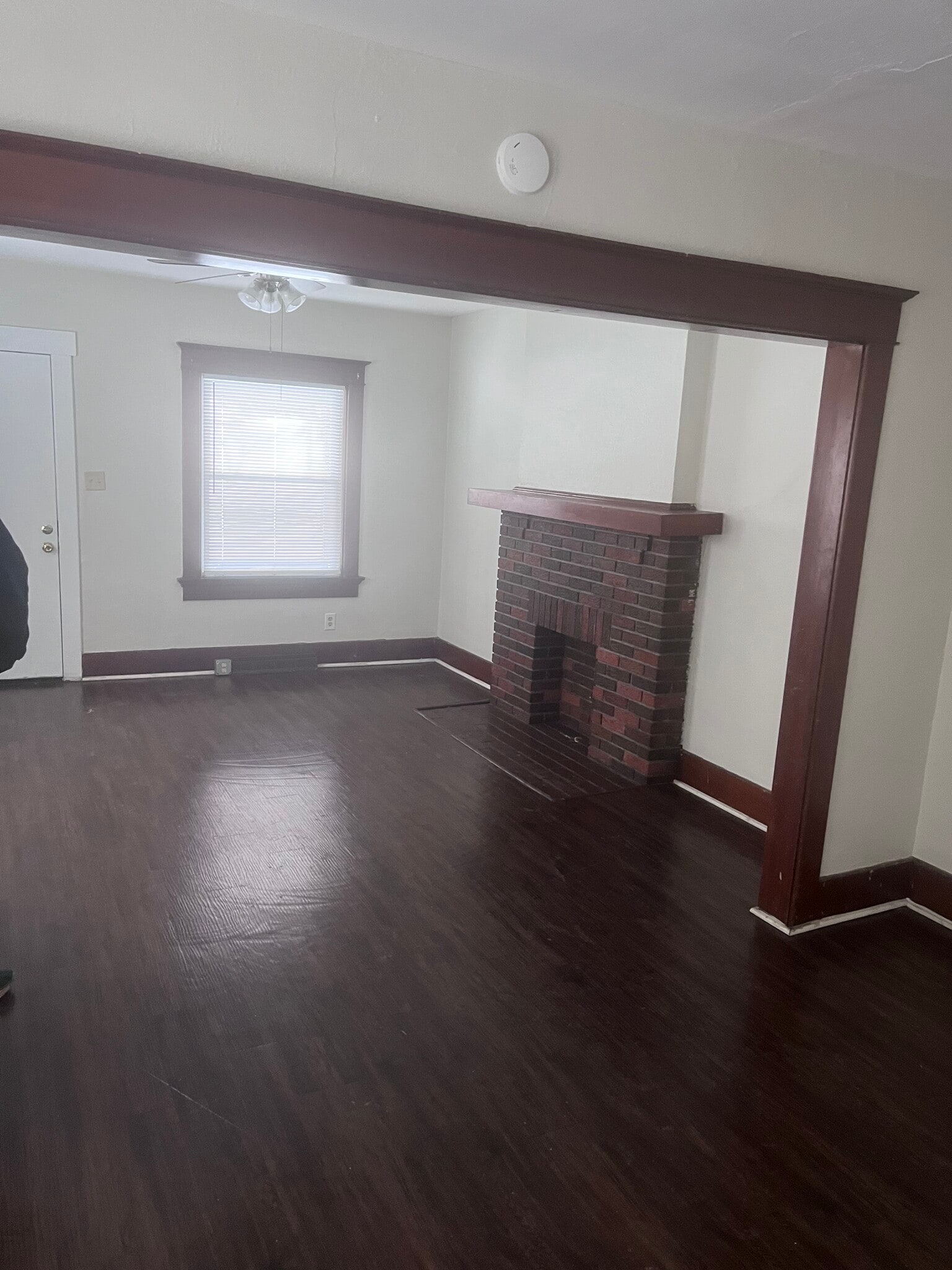 Living room - facing the window - 2056 Auburn Ave