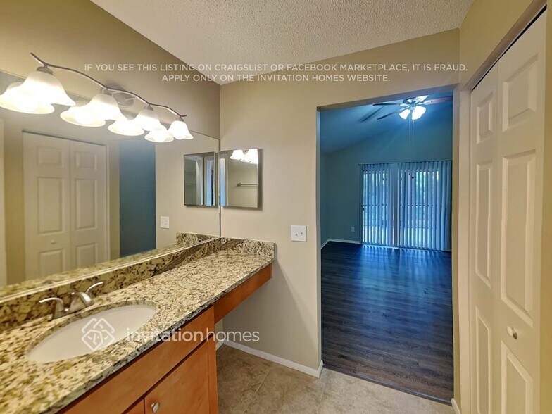 Building Photo - 176 Edgewater Cir