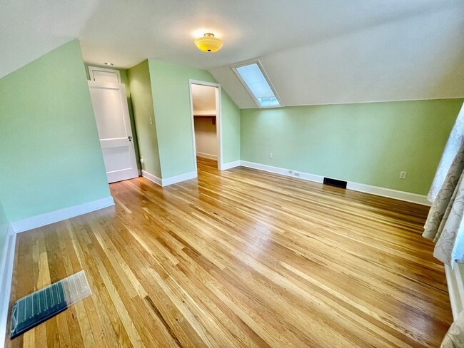 Building Photo - Well Maintained- 3 bed 2 bath Home - Piedm...