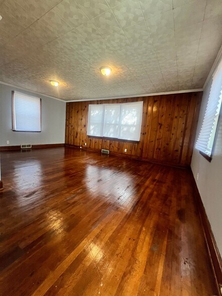 Building Photo - 1012 Louise Rd