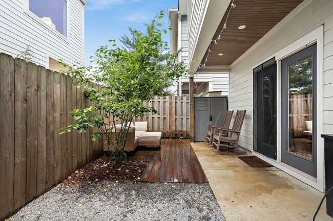 Building Photo - Stunning Gem in the heart of East Nashville!!