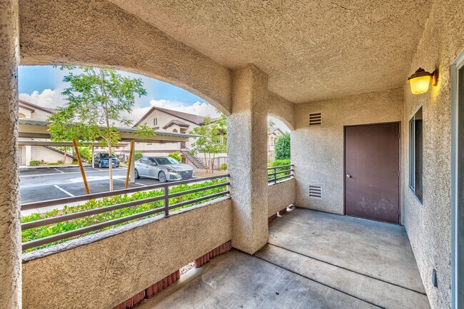 Building Photo - 2291 W Horizon Ridge Pkwy