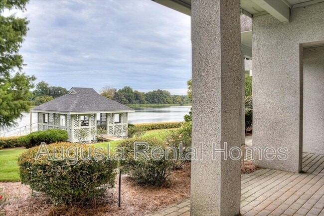 Building Photo - 106 Riverbend Dr