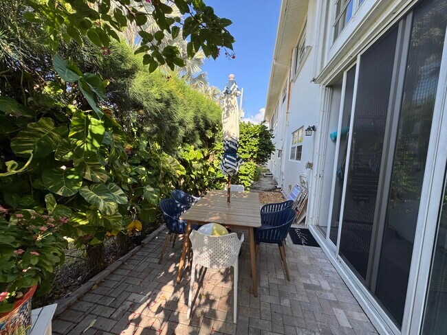 Building Photo - 5505 N Ocean Blvd