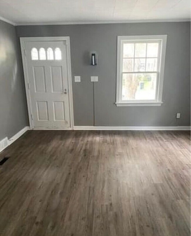 Building Photo - Hunt972