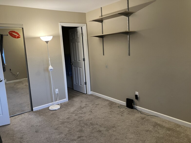 Main bedroom, includes built-in shelves - 9370 SW 146th Ter