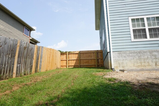 Building Photo - 4554 Hermosa Rd