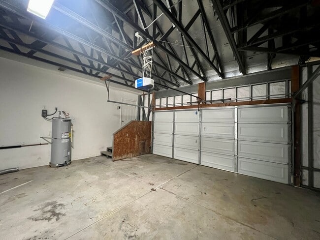 Building Photo - 3 Bedroom Home in Discovery Harbor with Ga...