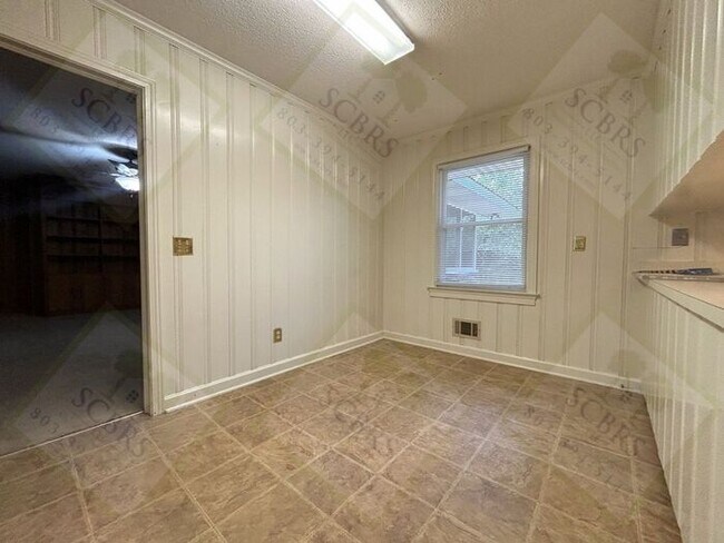 Building Photo - SE Columbia - 3 bedroom, 2 bath clean single story