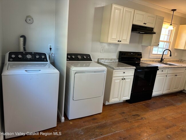 Building Photo - 1982-1984-1984 NY-32