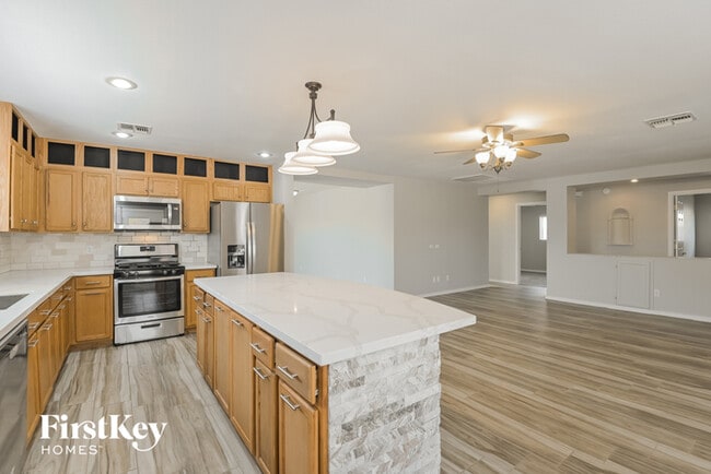 Building Photo - 13636 E Shadow Pines Ln