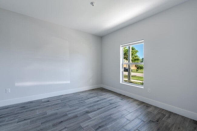 Building Photo - 1119 Osceola Dr