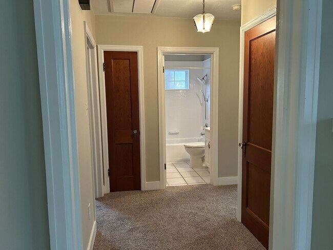 Building Photo - 1701 E Bobe St