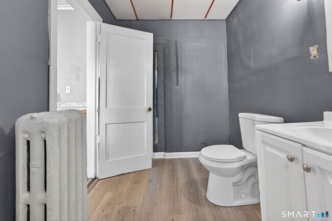 Building Photo - 187 Whitney St