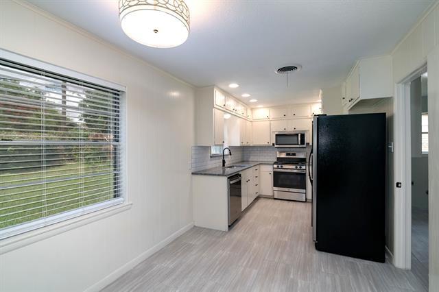 Building Photo - 4609 Biscayne Dr