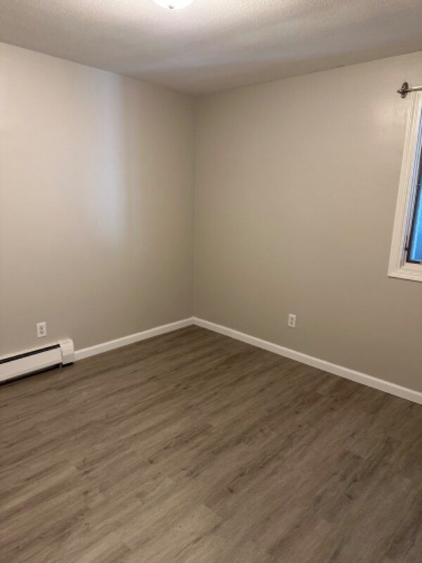 Building Photo - 202 Lincoln St