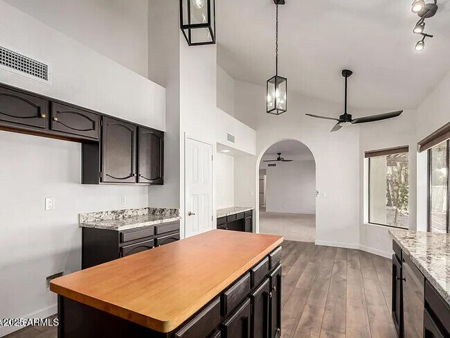 Building Photo - 1966 E Calle De Arcos