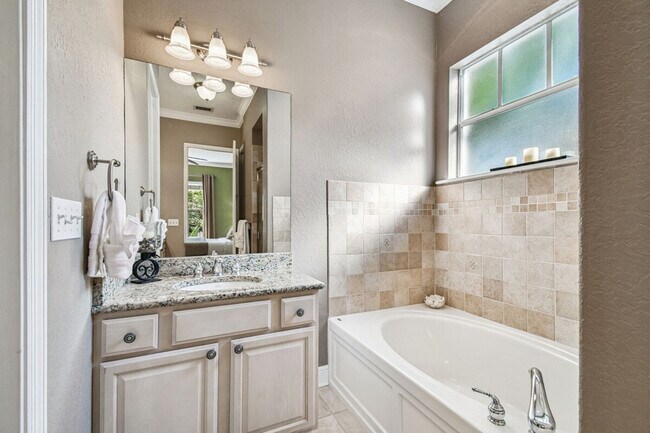 Building Photo - 2804 N Munro St