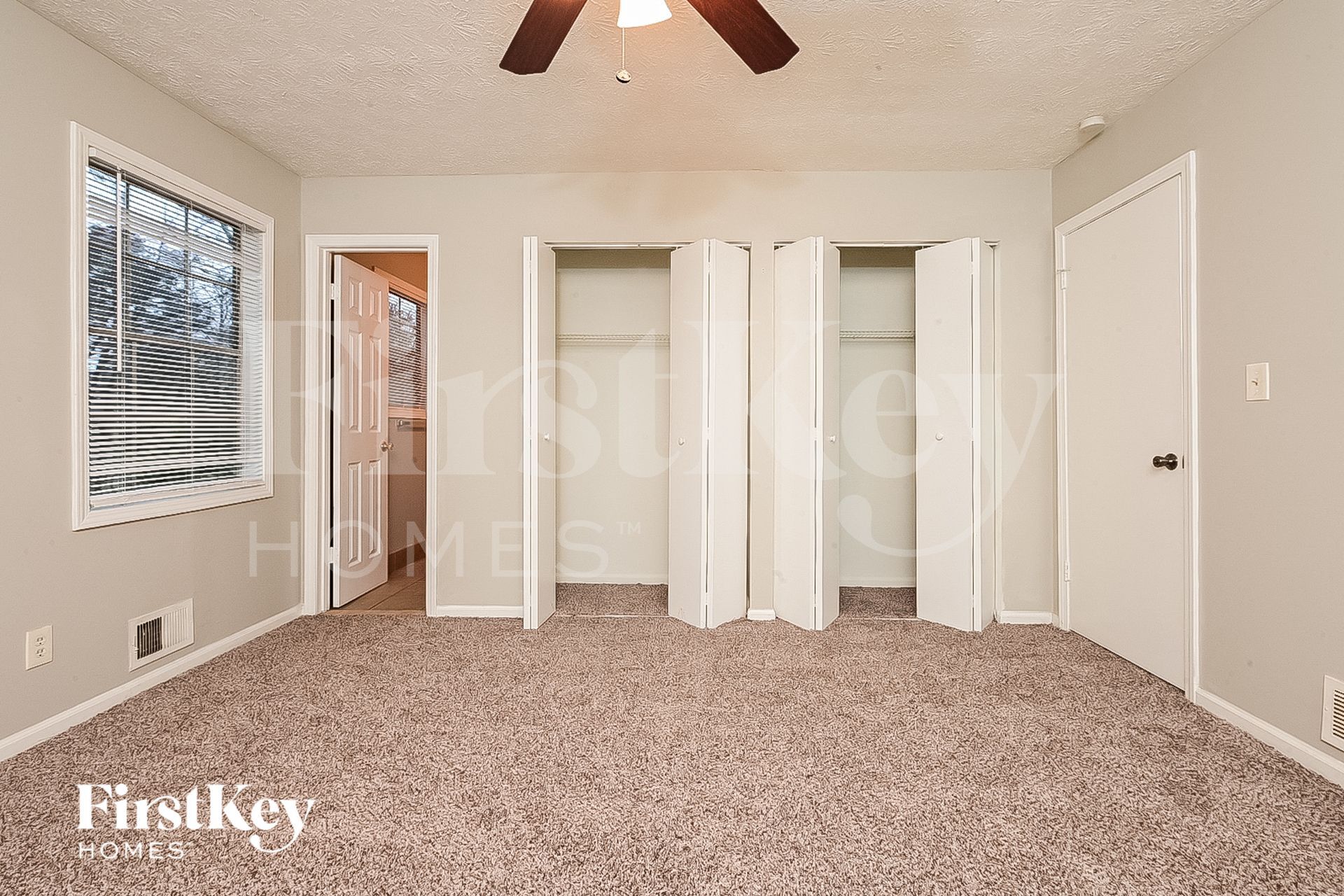 Building Photo - 3327 Creekwood Dr