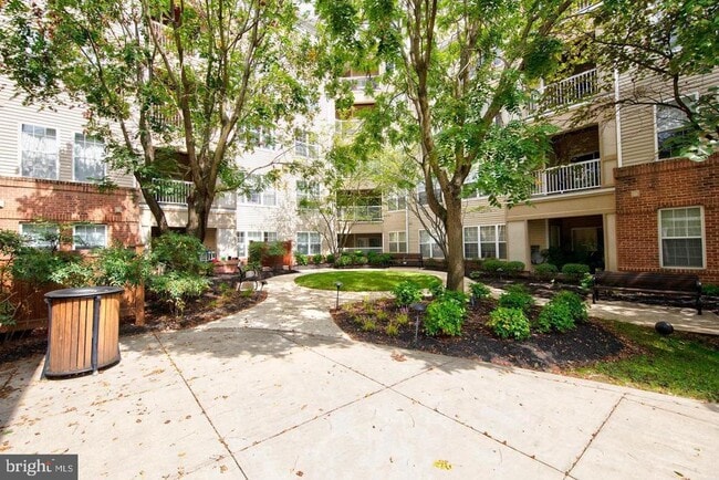 Building Photo - 519 Ensemble Ct