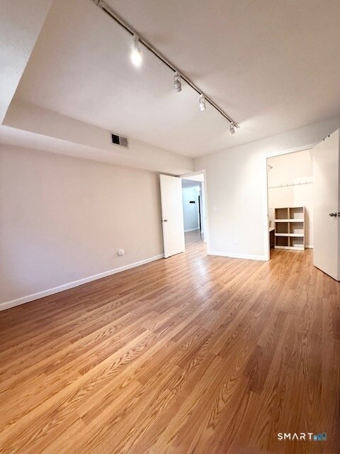 Building Photo - 95 Woodsedge Dr
