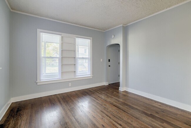Building Photo - 2411 Emmet St