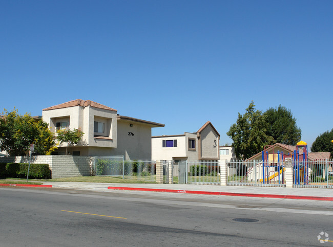 Primary Photo - Corona Del Rey