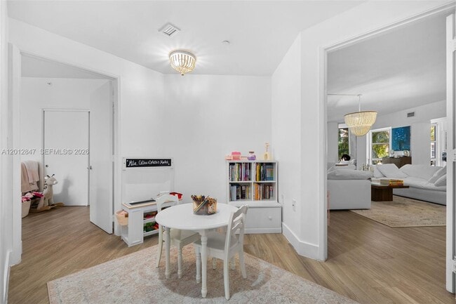 Building Photo - 731 Crandon Blvd