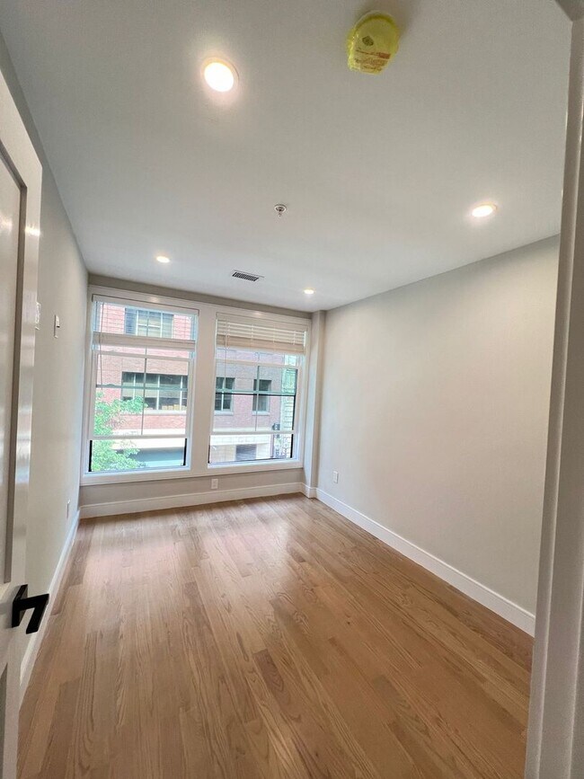 Building Photo - 231 Tremont St