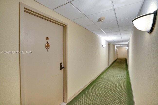 Building Photo - 1450 Brickell Bay Dr