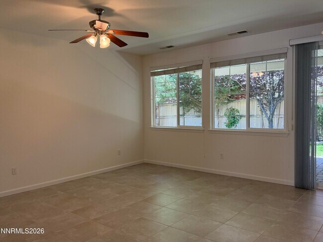 Building Photo - 10890 Oakhaven Dr