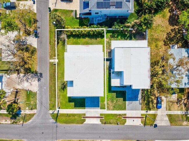 Building Photo - 5002 W Idaho St