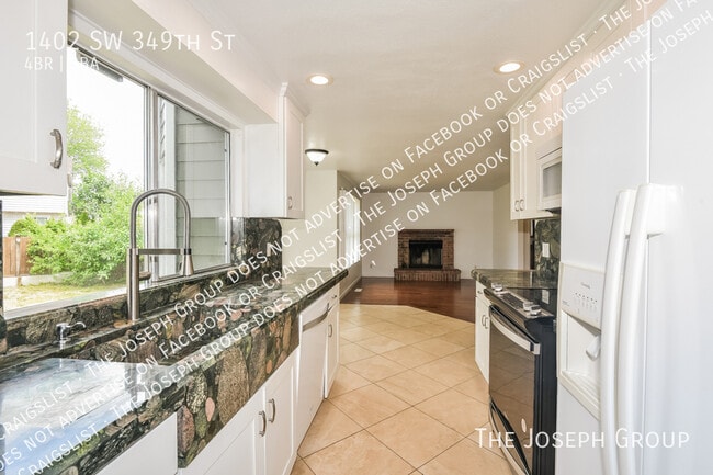 Building Photo - 1402 SW 349th St