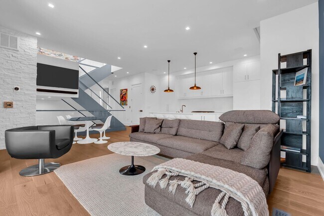 Building Photo - 200 Ocean Ave N