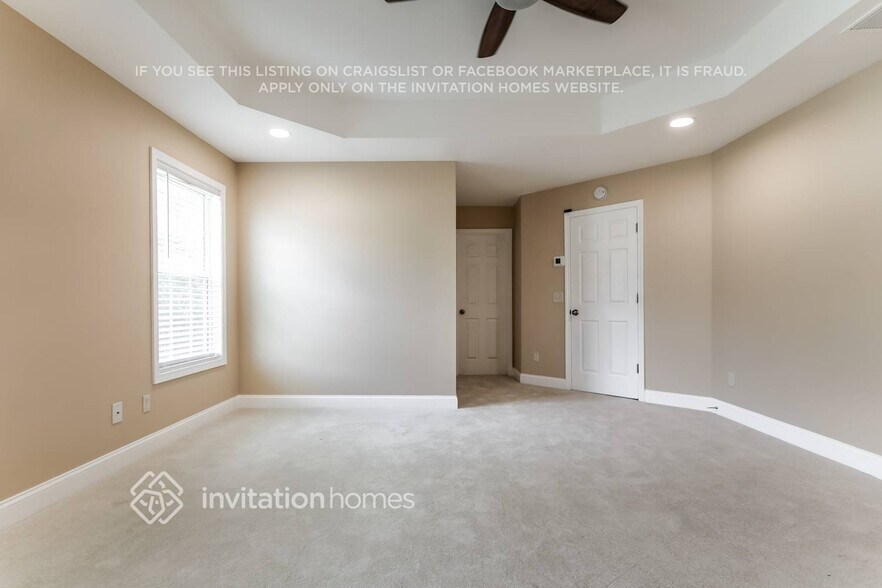 Building Photo - 523 Cliffglen Way NW