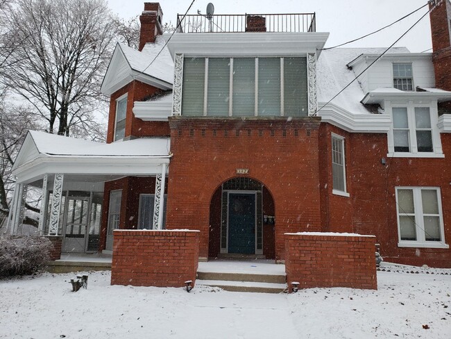 Building Photo - 2202 Goff Ave