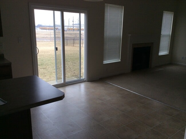 Building Photo - Franklin Twp - 4 BR h ome