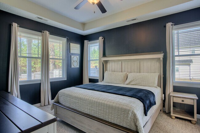 Building Photo - 328 Adobe Ln