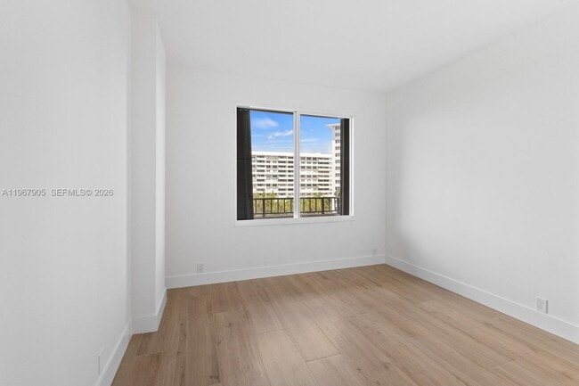 Building Photo - 251 Crandon Blvd