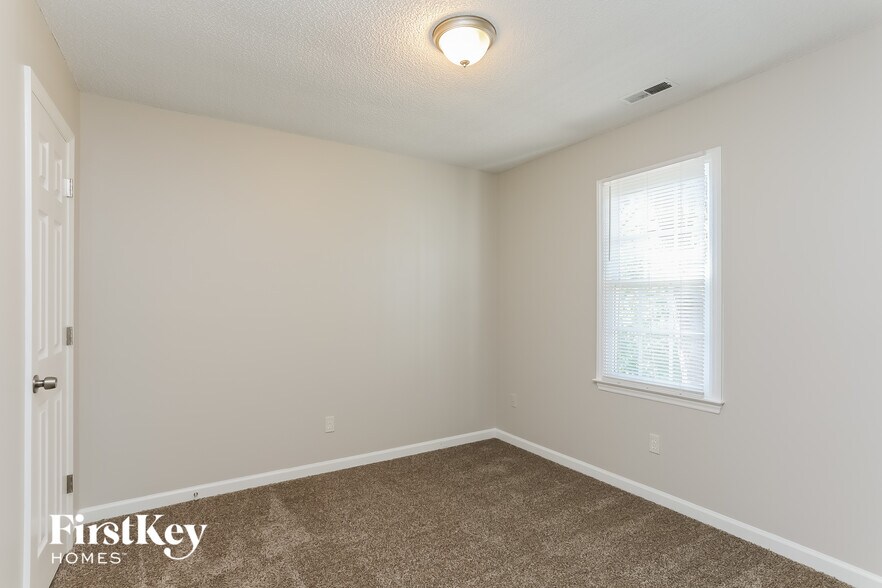 Building Photo - 1401 E Stonemason Dr