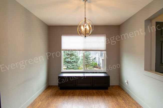 Building Photo - 2 bedroom, 2 bathroom condo in prime locat...