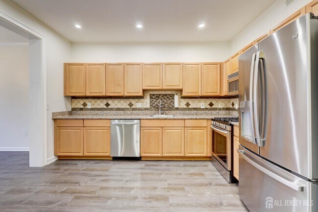 Building Photo - 100 Forest Dr