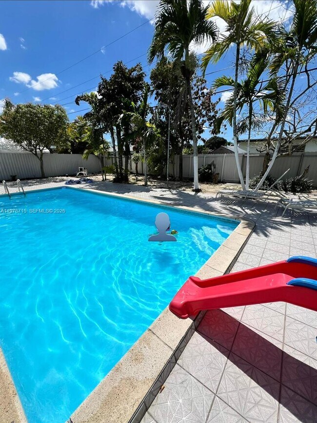 Building Photo - 20530 SW 115th Rd