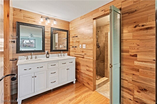 Building Photo - 12861 Iona Rd