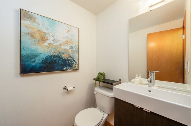 Building Photo - Greenwood Area Townhome!