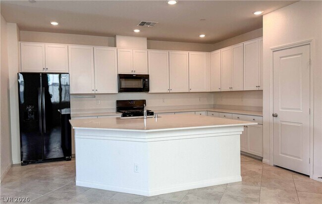 Building Photo - 3240 Avernus Ave
