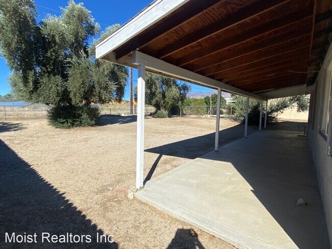 Building Photo - 2 br, 1 bath House - 14615 Cabazon St.