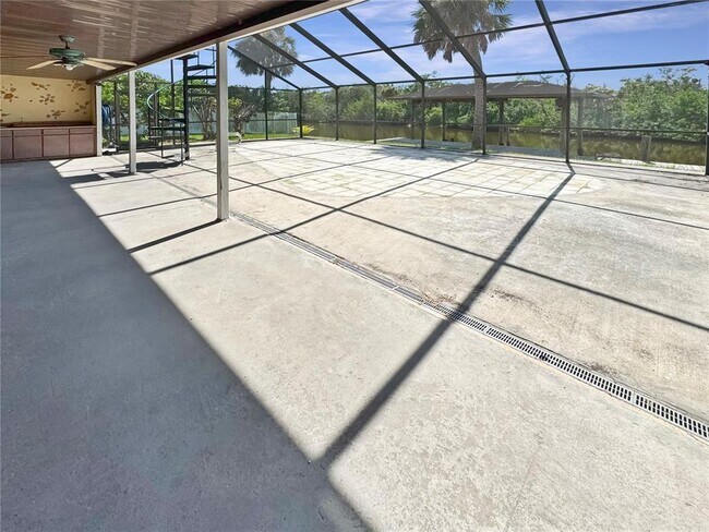 Building Photo - 9903 Bay Dr